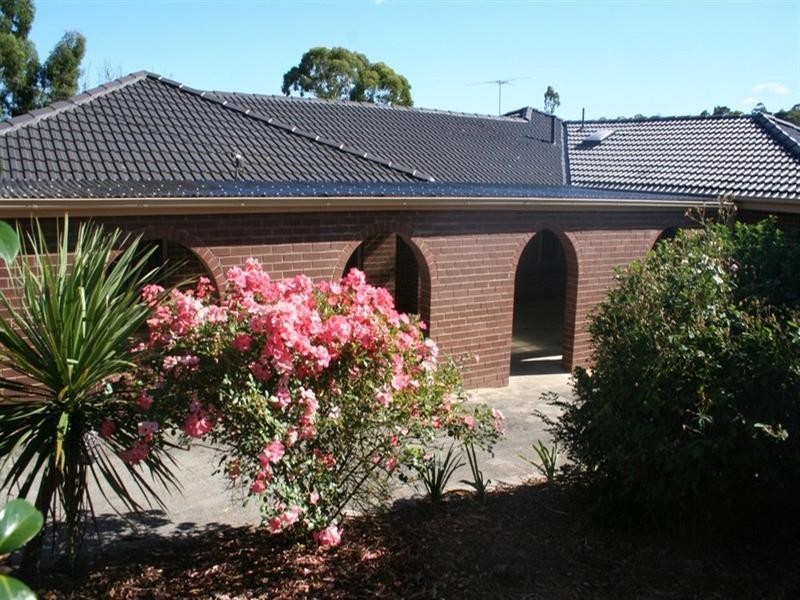 16 Merricks Close, Ferntree Gully VIC 3156