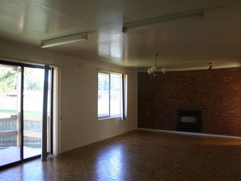 16 Merricks Close, Ferntree Gully VIC 3156