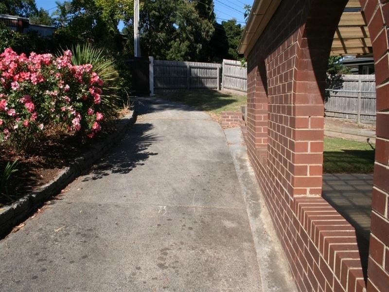 16 Merricks Close, Ferntree Gully VIC 3156