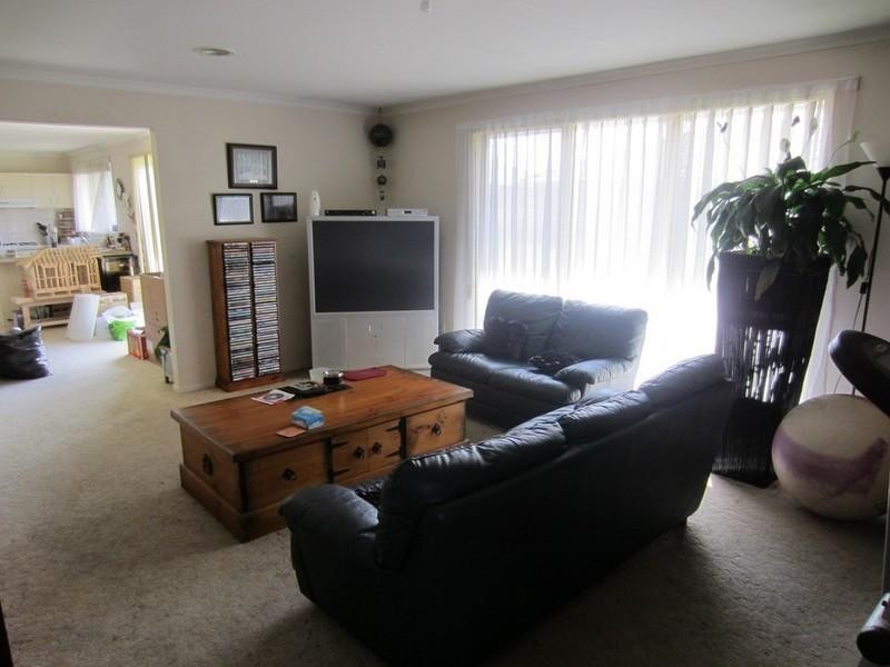 28 Trafalgar Way, Cranbourne East VIC 3977