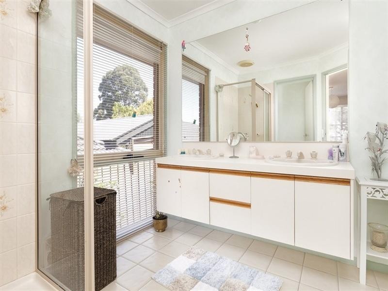 24 Bickerton Court, Rowville VIC 3178
