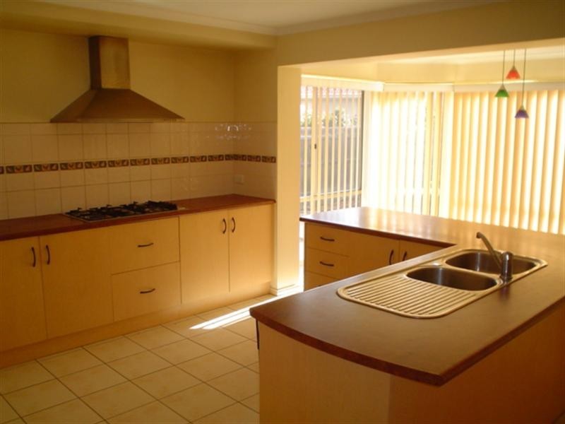 24 Delfin Court, Rowville VIC 3178