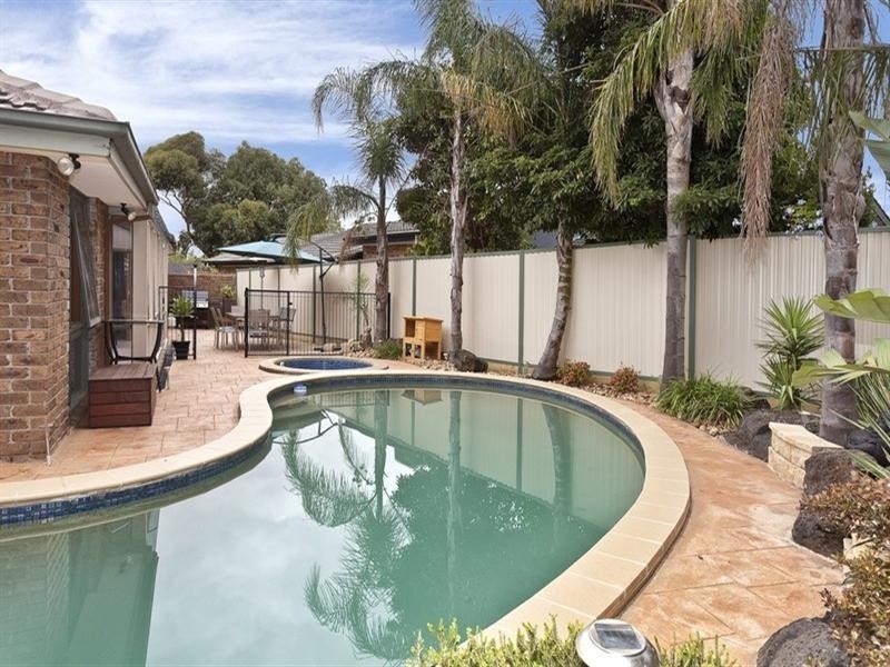 3 Hopkins Close, Rowville VIC 3178