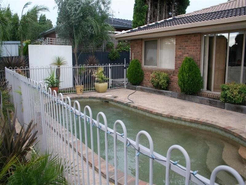 43 Clondara Drive, Rowville VIC 3178