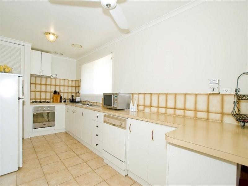 237 Dandelion Drive, Rowville VIC 3178