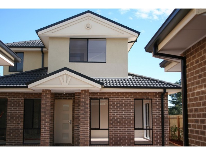 1-8/130 Kennington Park Drive, Endeavour Hills VIC 3802