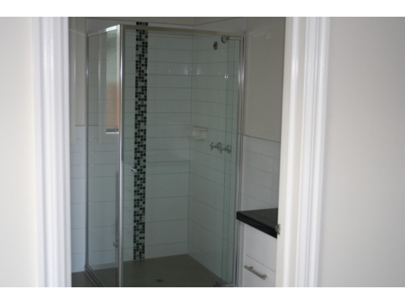 1-8/130 Kennington Park Drive, Endeavour Hills VIC 3802