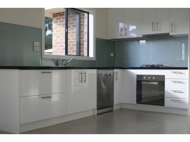 1-8/130 Kennington Park Drive, Endeavour Hills VIC 3802