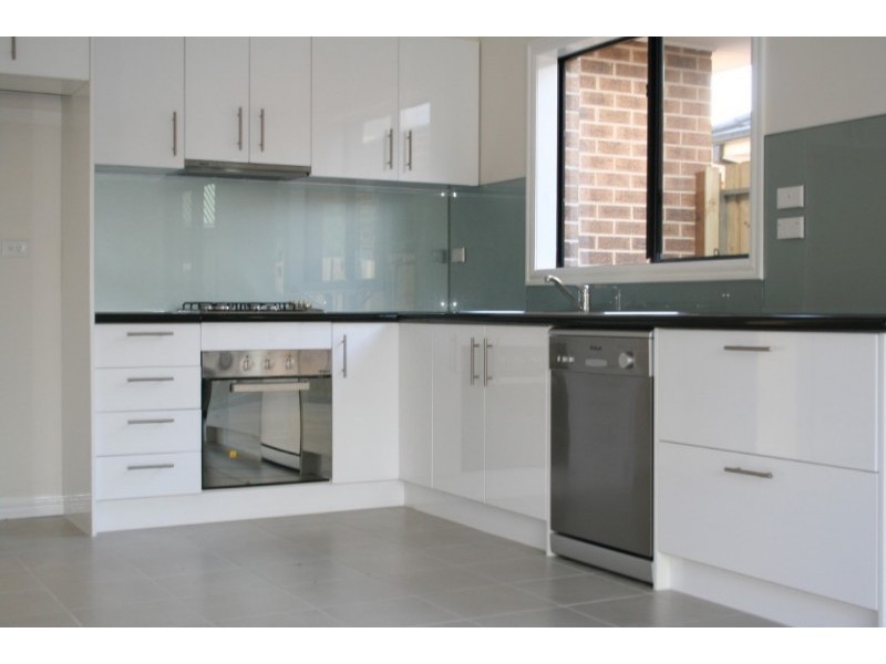 1-8/130 Kennington Park Drive, Endeavour Hills VIC 3802