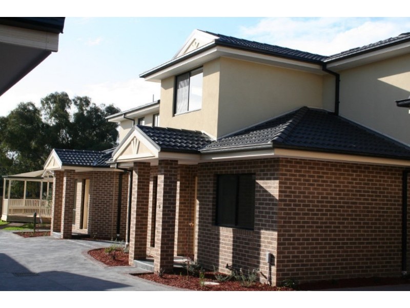 1-8/130 Kennington Park Drive, Endeavour Hills VIC 3802