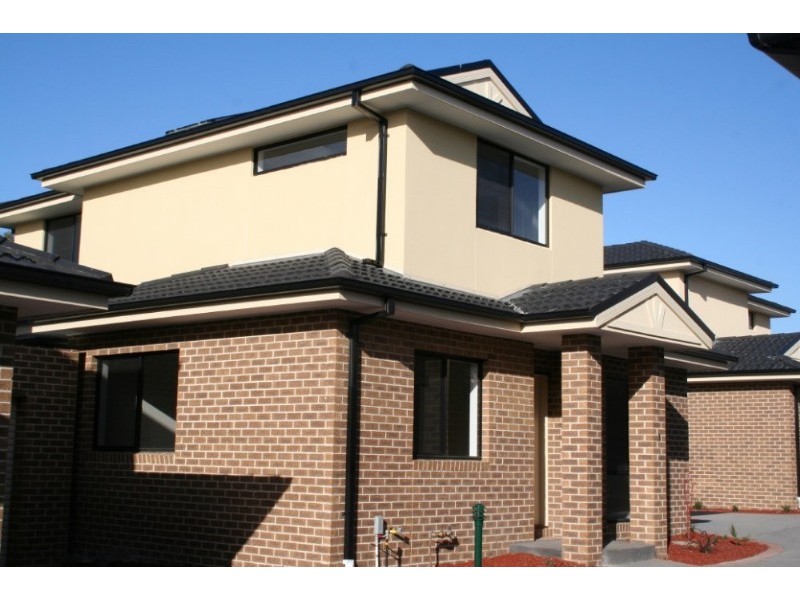 1-8/130 Kennington Park Drive, Endeavour Hills VIC 3802