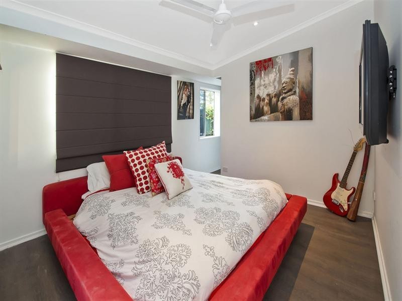 55 Nalkari Street, Coombabah QLD 4216