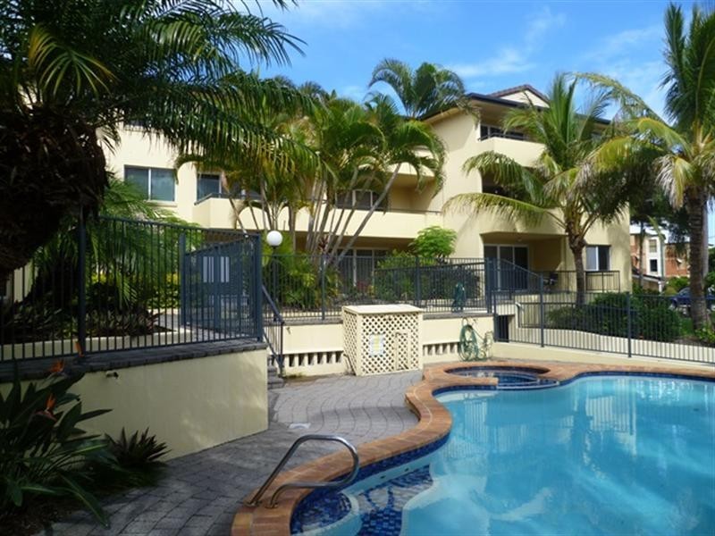 6/65 Bayview Street, Runaway Bay QLD 4216