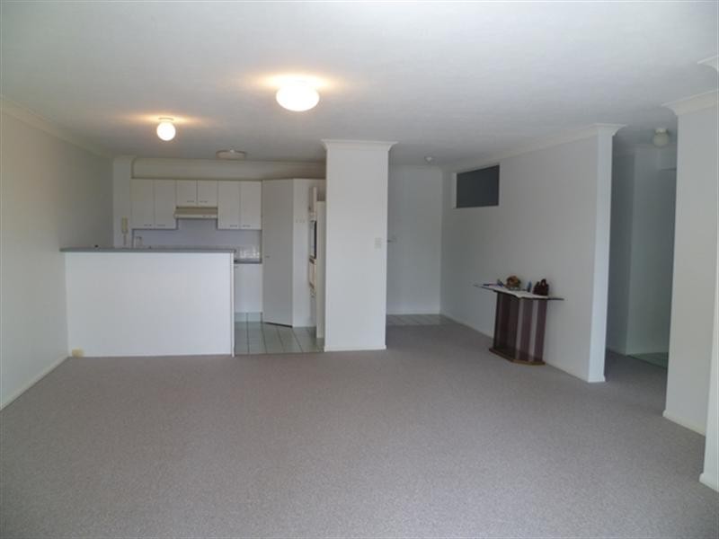 6/65 Bayview Street, Runaway Bay QLD 4216