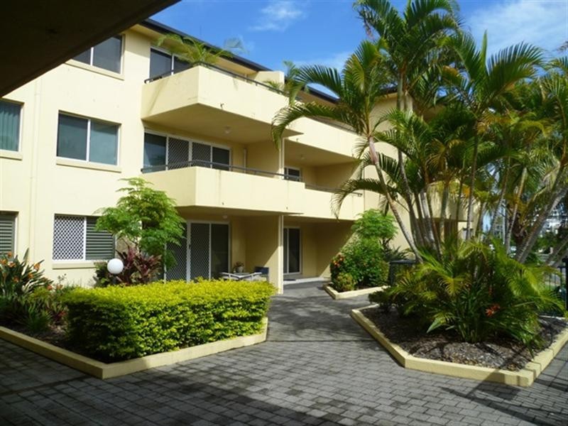 6/65 Bayview Street, Runaway Bay QLD 4216
