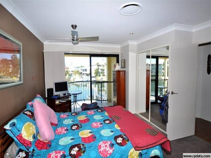 1/48 VAGGELAS Drive, Biggera Waters QLD 4216