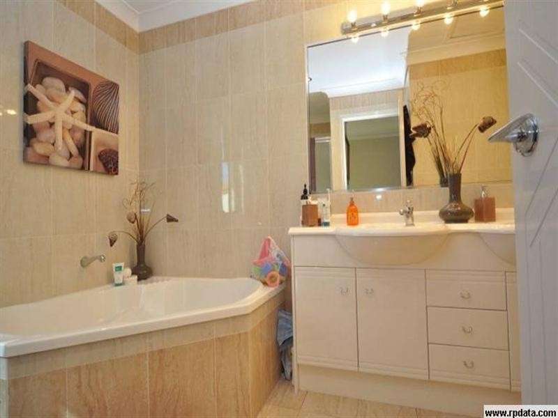 1/48 VAGGELAS Drive, Biggera Waters QLD 4216