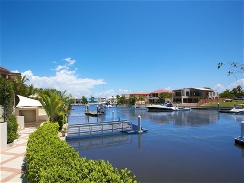 1-3 Queen Guineveres Place, Sovereign Islands QLD 4216