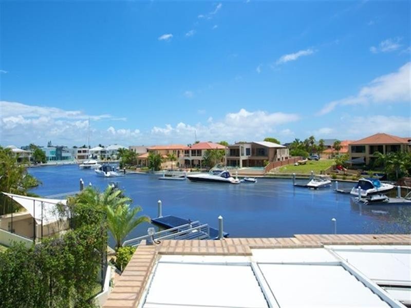 1-3 Queen Guineveres Place, Sovereign Islands QLD 4216