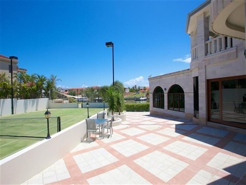1-3 Queen Guineveres Place, Sovereign Islands QLD 4216