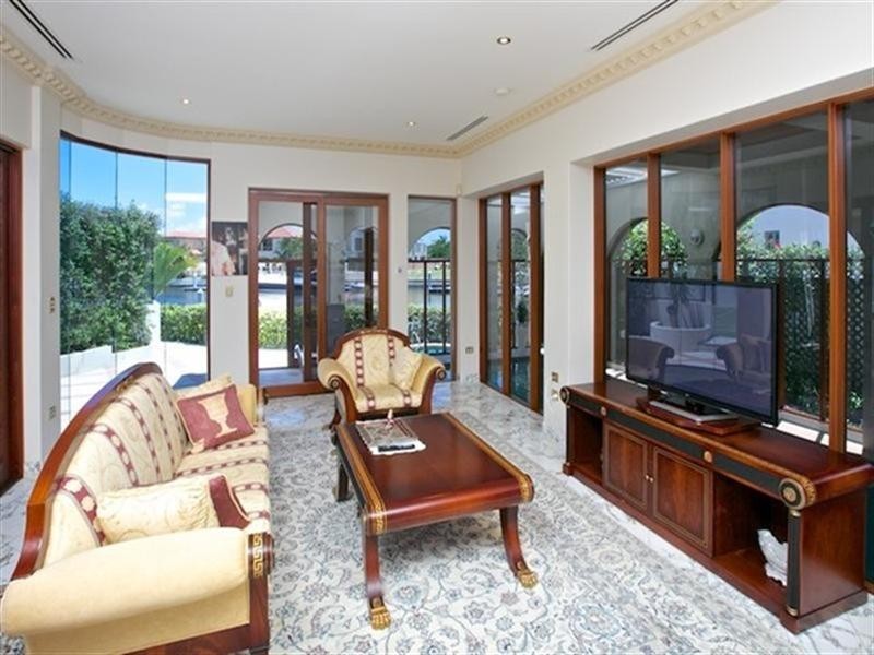 1-3 Queen Guineveres Place, Sovereign Islands QLD 4216