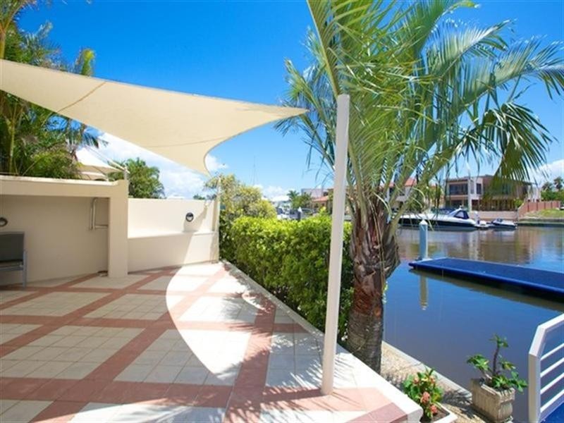 1-3 Queen Guineveres Place, Sovereign Islands QLD 4216