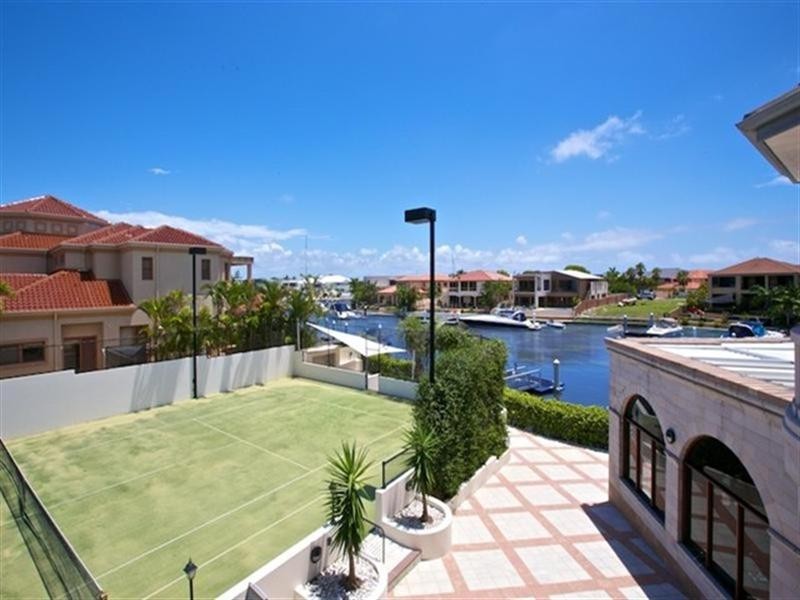 1-3 Queen Guineveres Place, Sovereign Islands QLD 4216