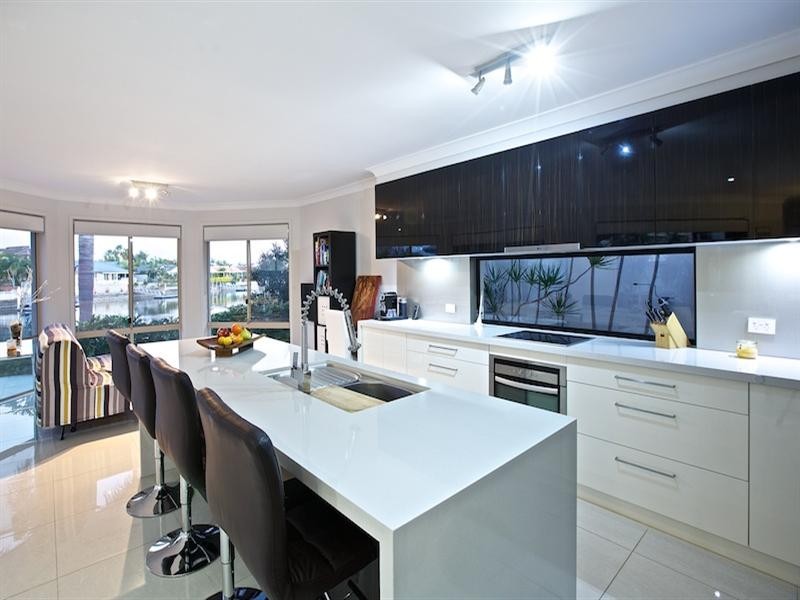 124 Lae Drive, Runaway Bay QLD 4216