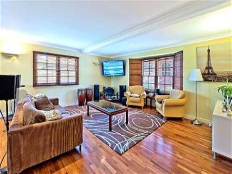 471a Pine Ridge Road, Runaway Bay QLD 4216