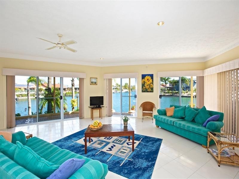 4 Pebble Beach Drive, Runaway Bay QLD 4216