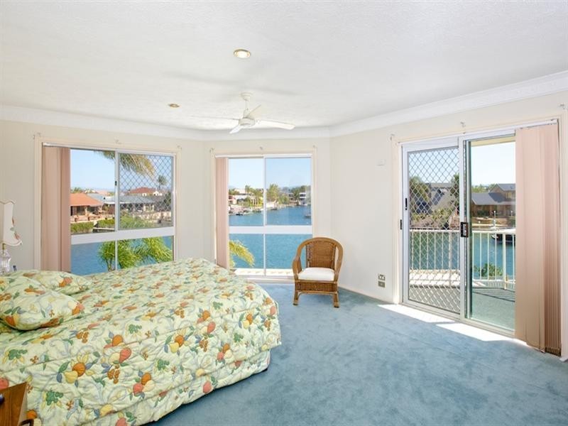 4 Pebble Beach Drive, Runaway Bay QLD 4216