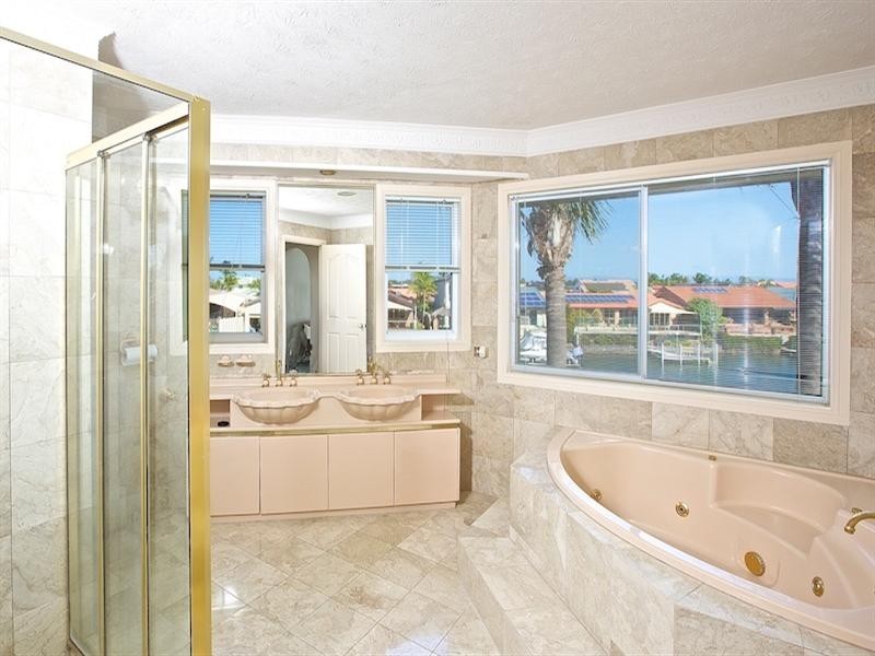 4 Pebble Beach Drive, Runaway Bay QLD 4216