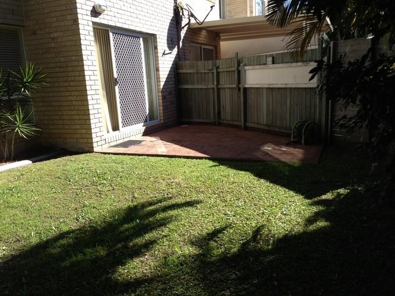 15/447 Pine Ridge Road, Runaway Bay QLD 4216