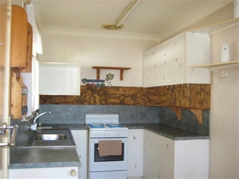 4 Serene Court, Arundel QLD 4214