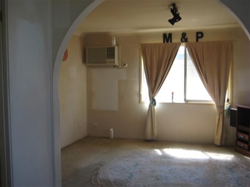 4 Serene Court, Arundel QLD 4214