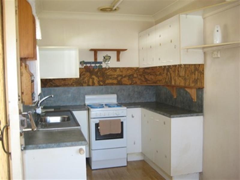 4 Serene Court, Arundel QLD 4214