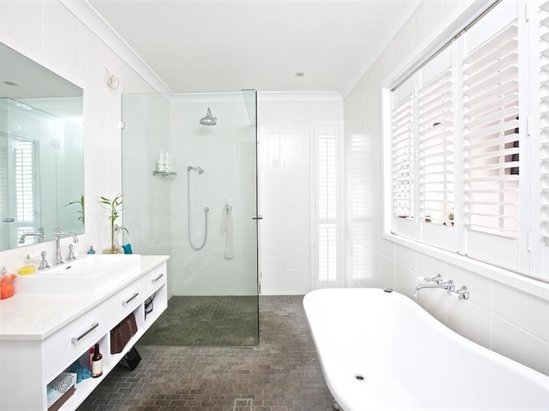 446 Oxley Drive, Runaway Bay QLD 4216