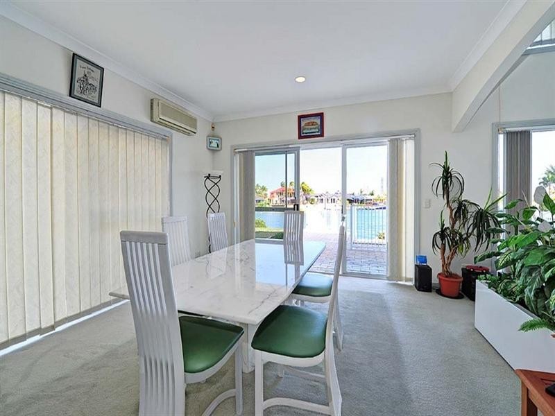 71 Cockleshell Court, Runaway Bay QLD 4216