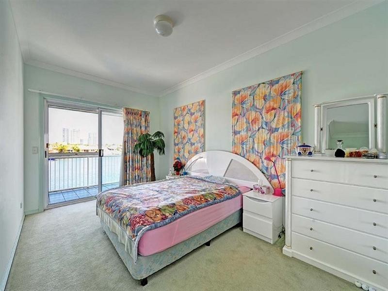 71 Cockleshell Court, Runaway Bay QLD 4216