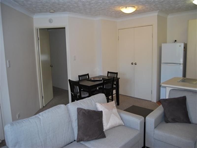 17/11-15 Owens Lane, Southport QLD 4215