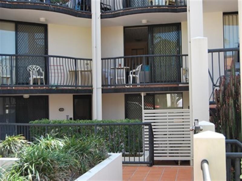 17/11-15 Owens Lane, Southport QLD 4215