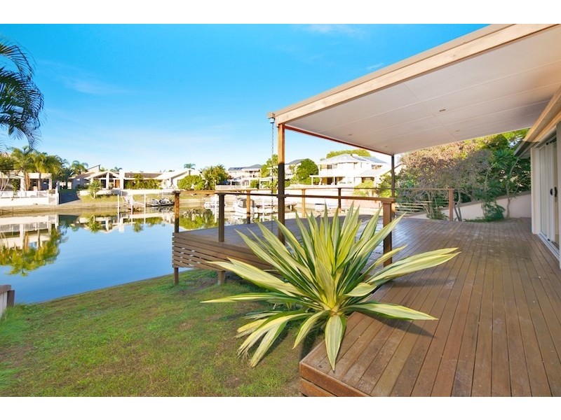 5 Smugglers Place, Runaway Bay QLD 4216