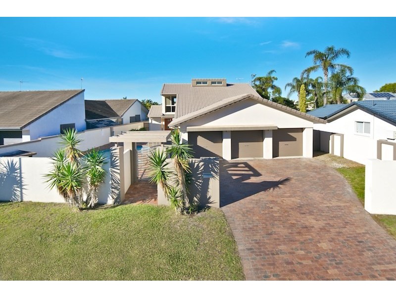 5 Smugglers Place, Runaway Bay QLD 4216