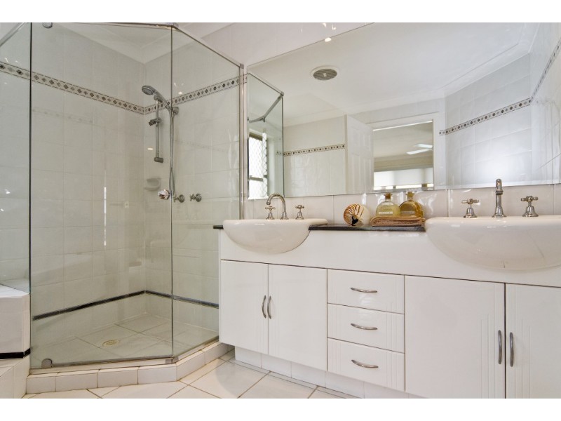 164 Sundance Way, Runaway Bay QLD 4216