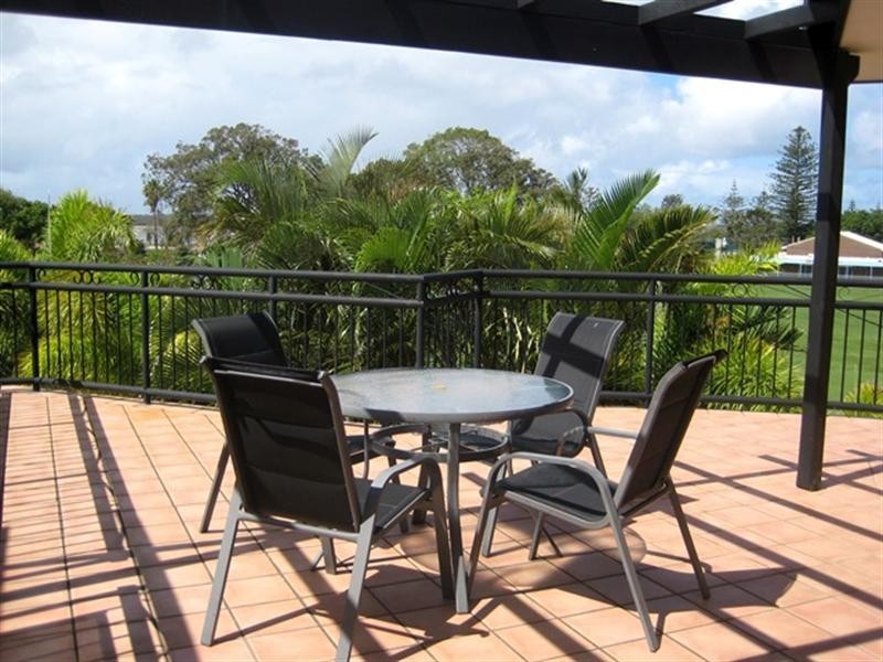 27/10-12 Bath Streeet, Labrador QLD 4215