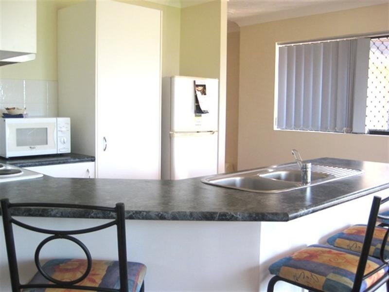 27/10-12 Bath Streeet, Labrador QLD 4215