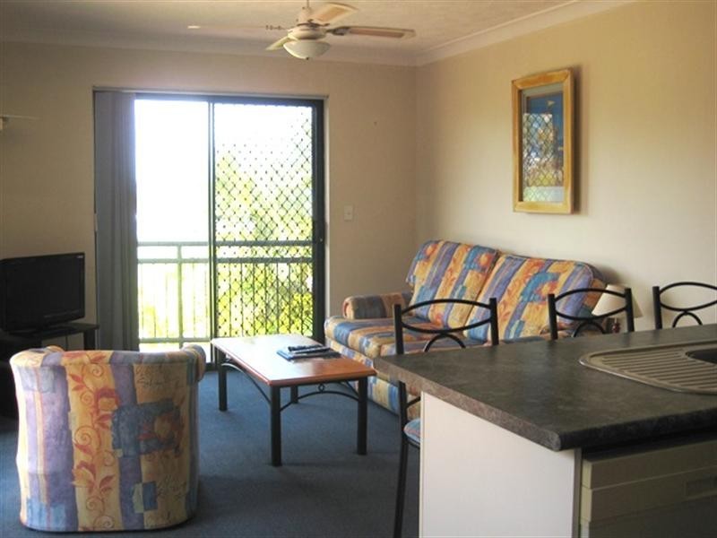 27/10-12 Bath Streeet, Labrador QLD 4215