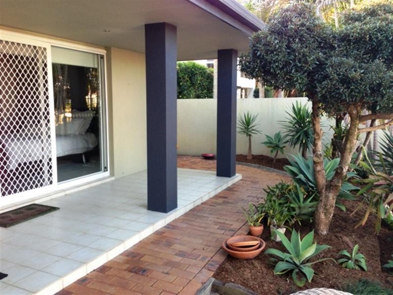 444 Oxley Drive, Runaway Bay QLD 4216