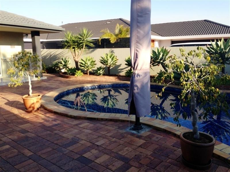 444 Oxley Drive, Runaway Bay QLD 4216