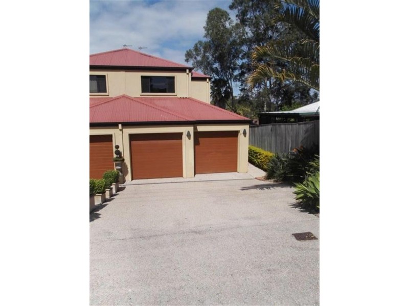 2/238 Government Road, Labrador QLD 4215